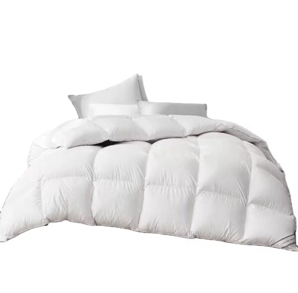 Premium Summer Duvet 220x240 cm - Lightweight 400 GSM Breathable Comforter Insert - Made in EU High-Quality White Bedding